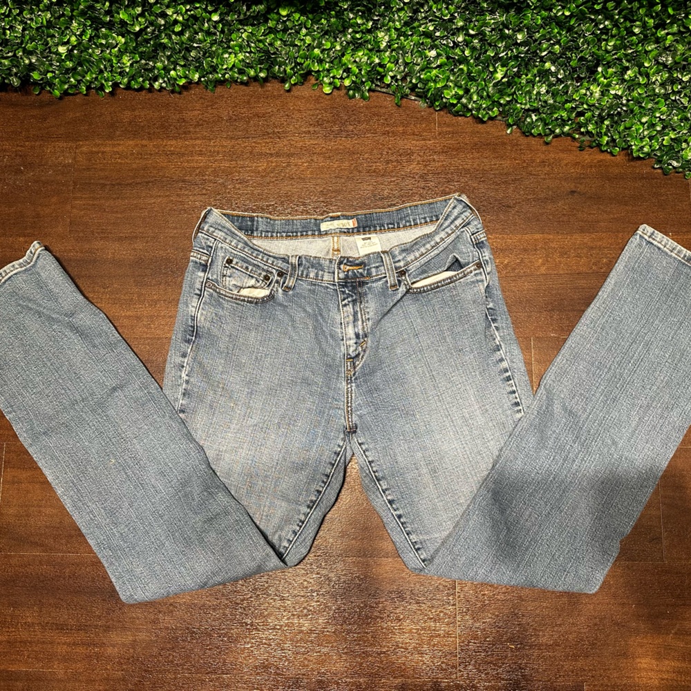 Women’s Levi Jeans